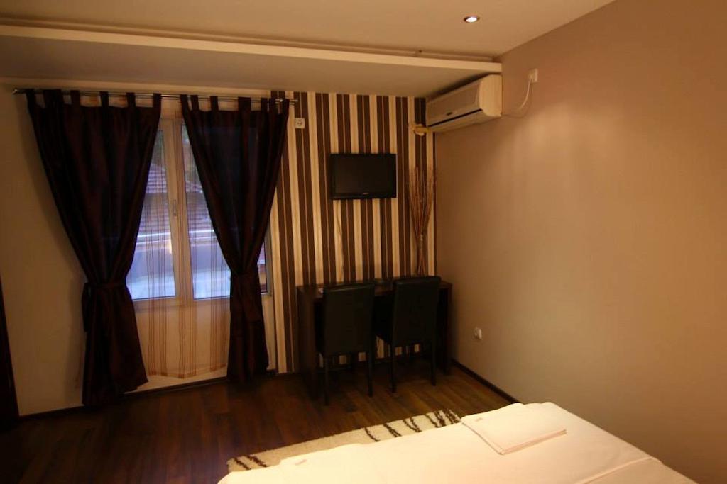 Lira Inn Ni 객실 사진