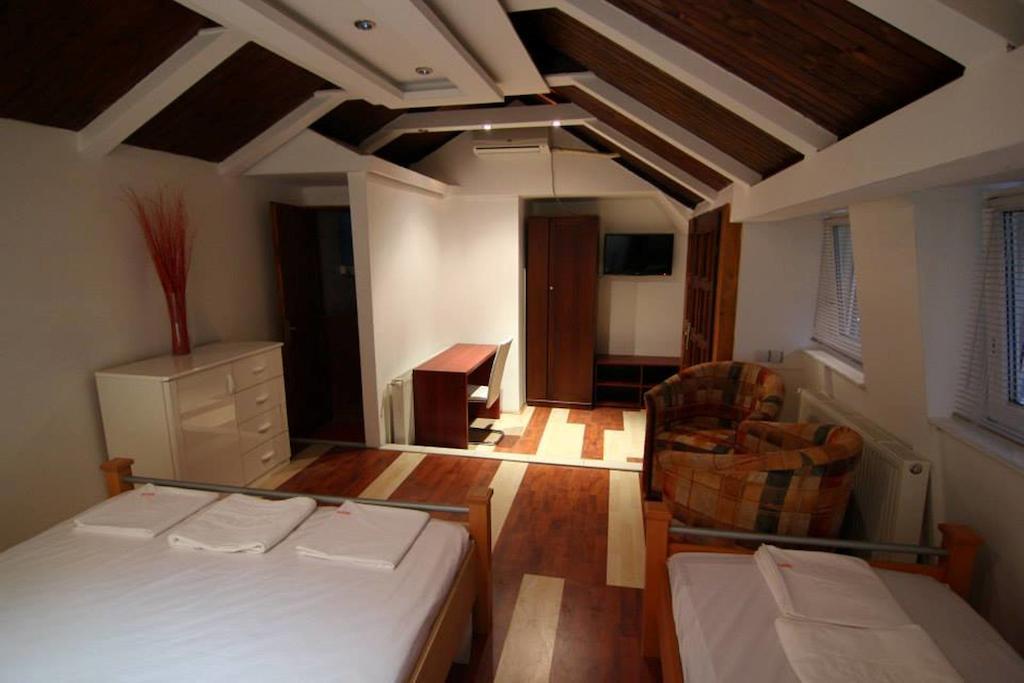 Lira Inn Ni 객실 사진