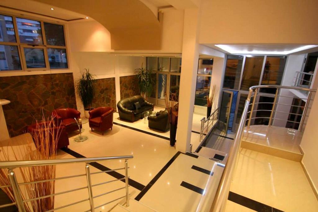 Lira Inn Ni 외부 사진