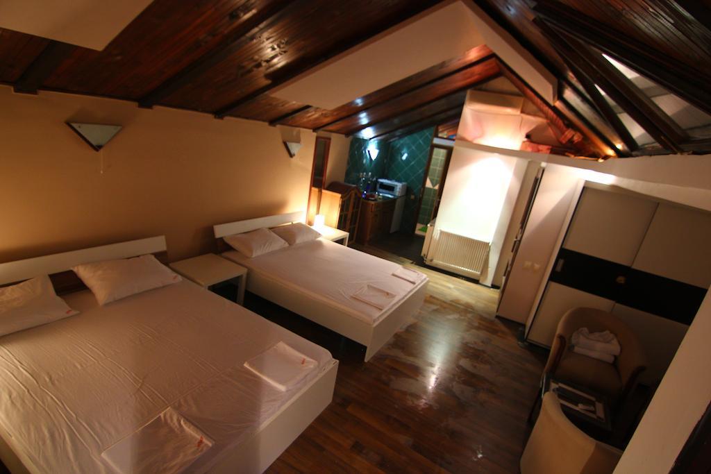 Lira Inn Ni 객실 사진