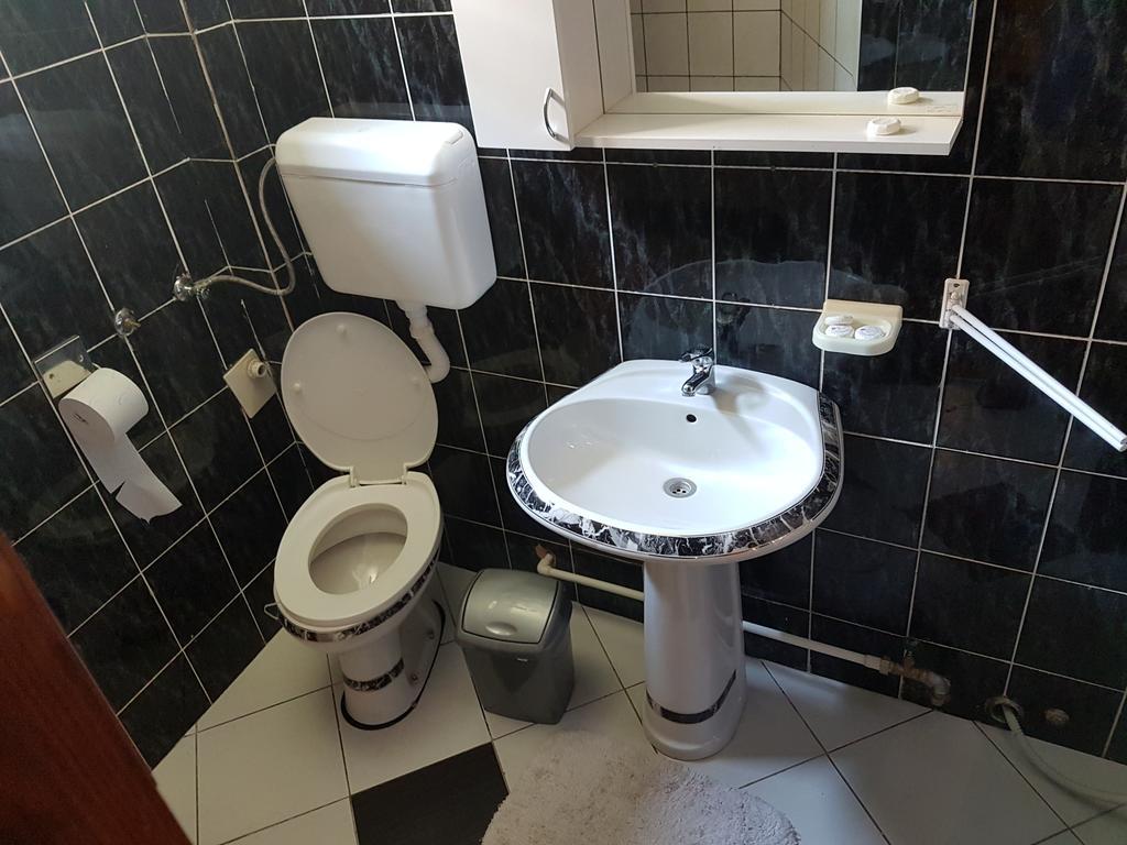 Lira Inn Ni 외부 사진