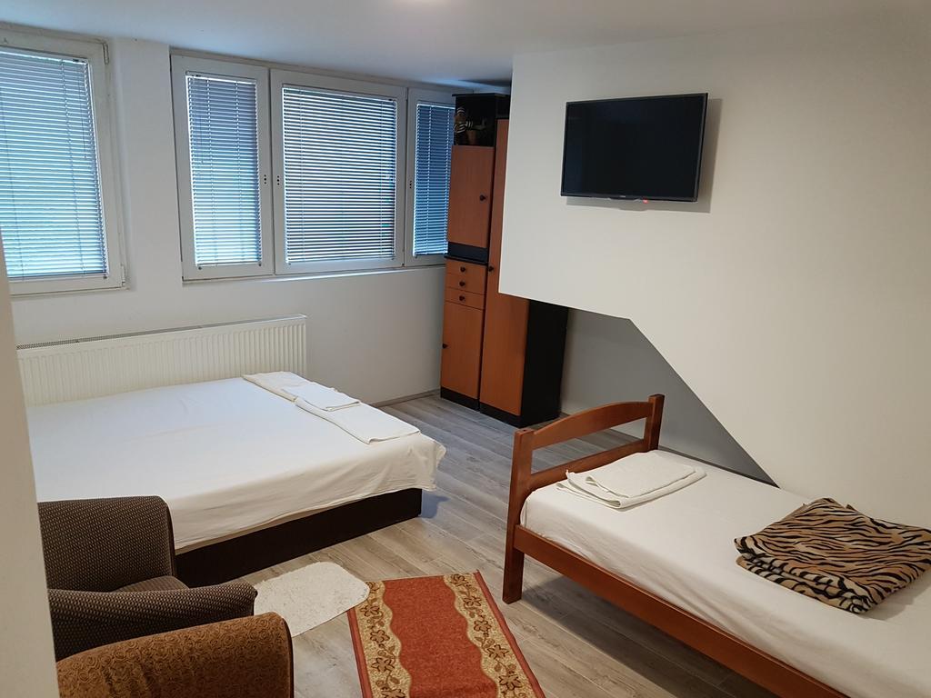 Lira Inn Ni 외부 사진