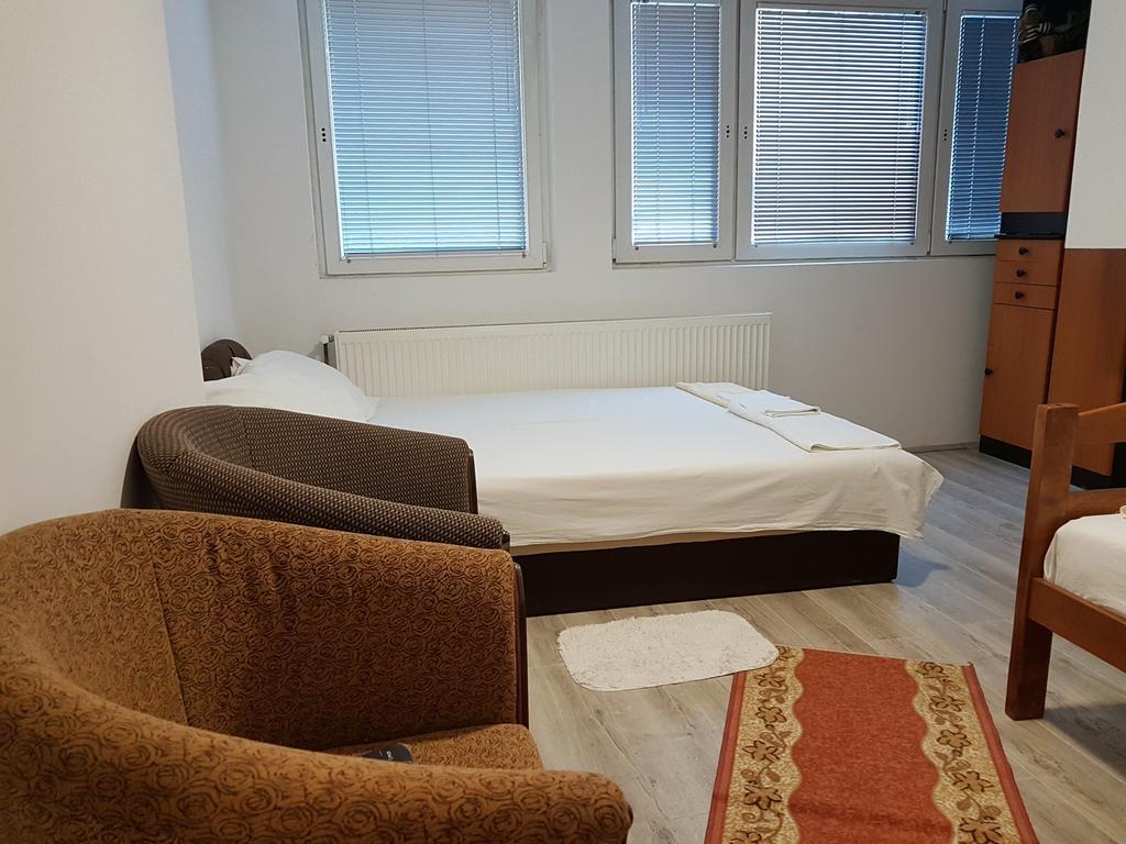 Lira Inn Ni 외부 사진