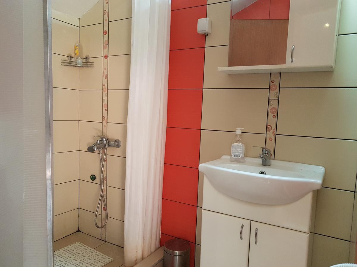 Lira Inn Ni 외부 사진