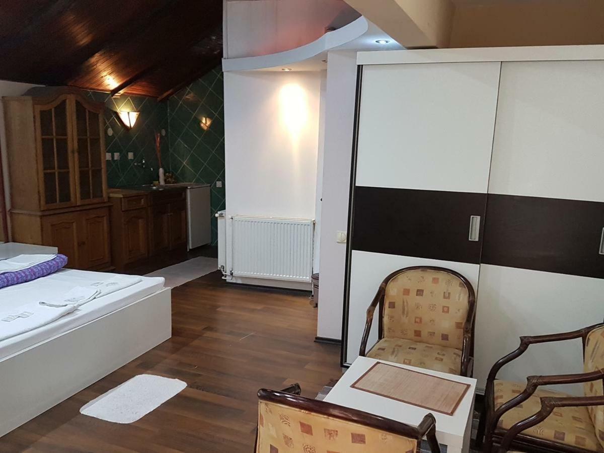Lira Inn Ni 외부 사진