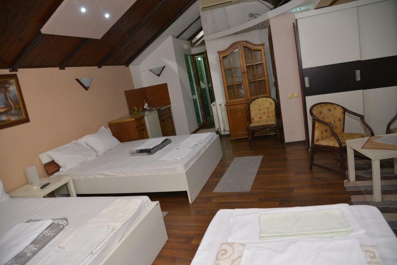 Lira Inn Ni 외부 사진